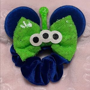 Green and Blue Alien Sequin Bow Hair Accessory